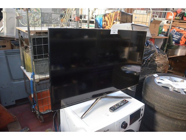 Smart tv samsung ue40h6200aw met afstandsbediening, zonder kabel (scherm defect) - afbeelding 3 van  5