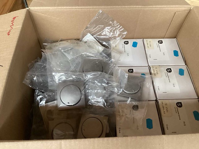 Smartwares centraalplaat rvs (126x) - afbeelding 1 van  4