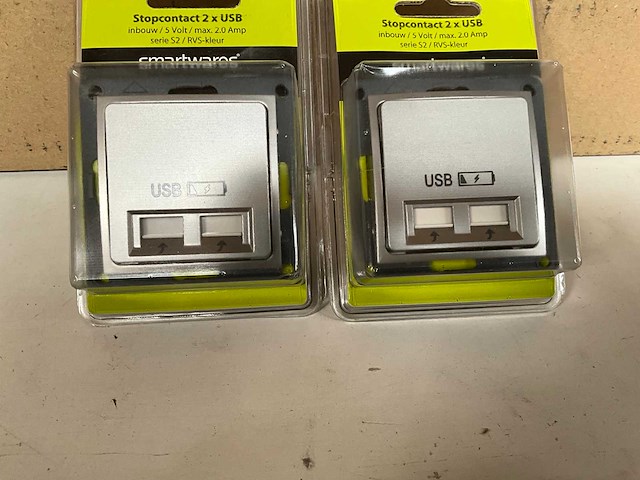 Smartwares stopcontact 2x usb inbouw 5v/max 2.0 amp serie s2 (60x) - afbeelding 4 van  6