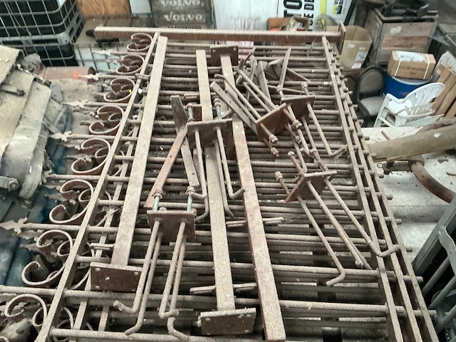 Smeed ijzeren hek - afbeelding 3 van  3