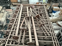 Smeed ijzeren hek - afbeelding 3 van  3