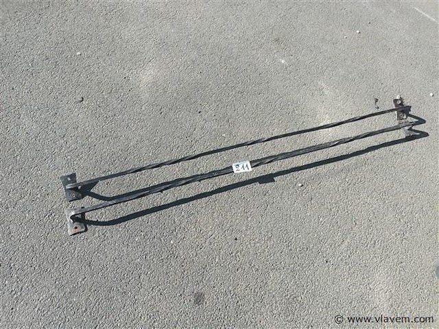 Smeedijzeren trapleuning. 2 stuks - afbeelding 1 van  3