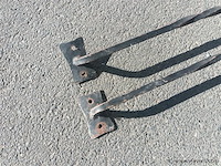 Smeedijzeren trapleuning. 2 stuks - afbeelding 2 van  3