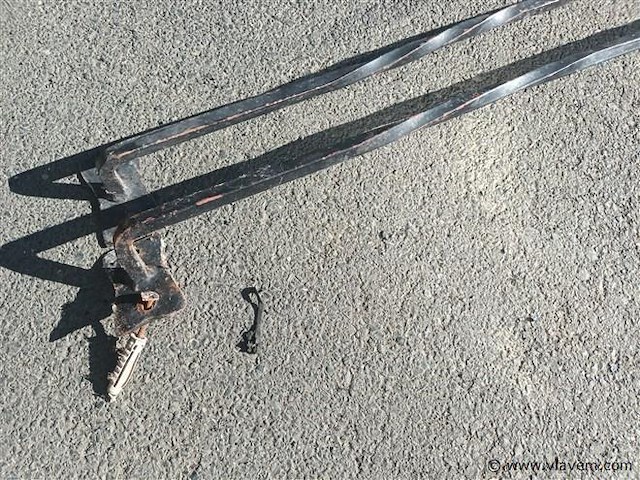 Smeedijzeren trapleuning. 2 stuks - afbeelding 3 van  3