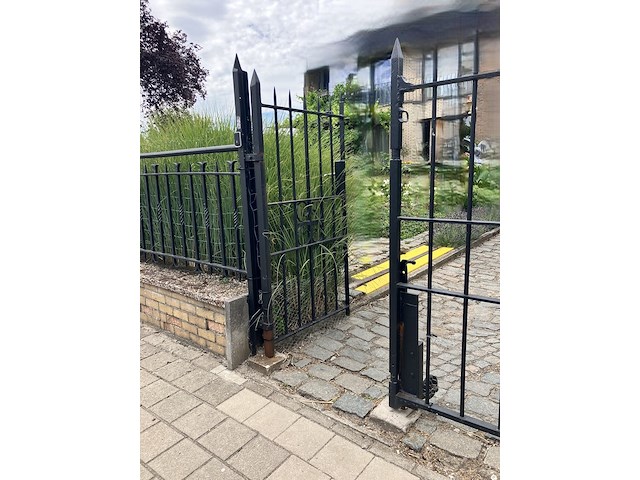 Smeedwerken tuinomheining met poort - afbeelding 9 van  13