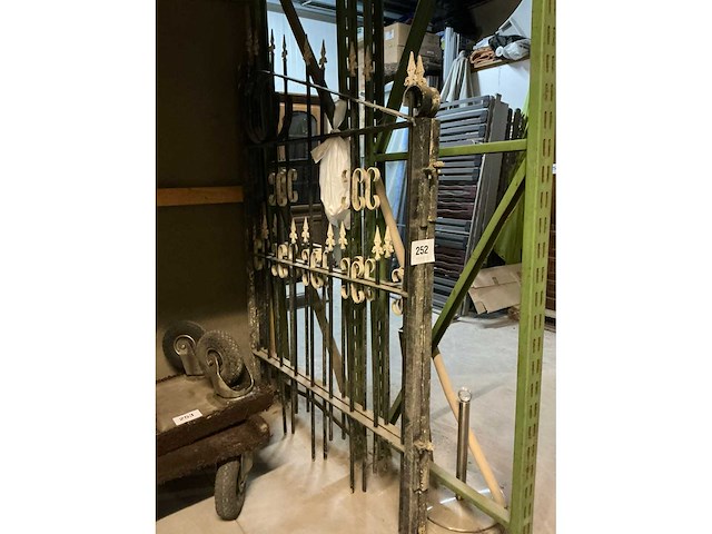 Smeetijzeren poort - afbeelding 1 van  3