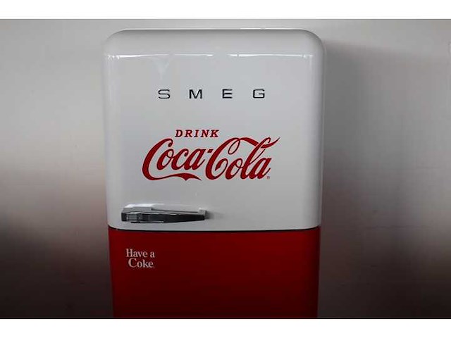Smeg - coca cola limited edition - koelkast - afbeelding 2 van  8