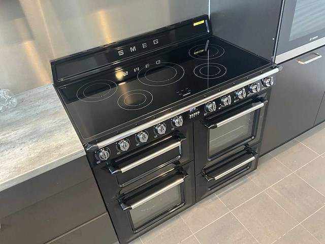 Smeg tr4110ibl2 inductie fornuis - afbeelding 2 van  7