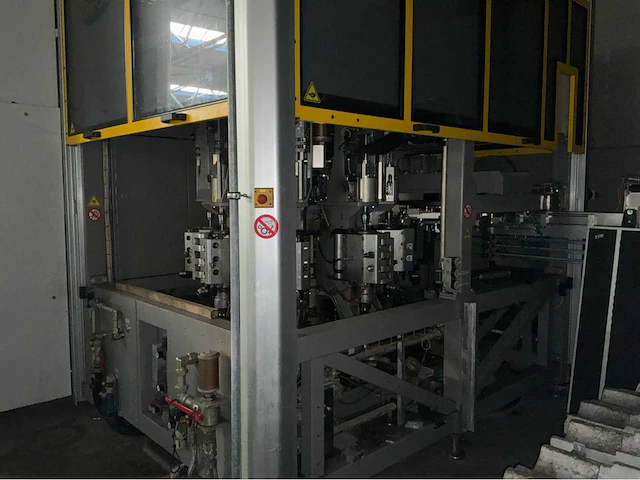 Smiform sr8 pet flessen blaasmachine - afbeelding 12 van  25