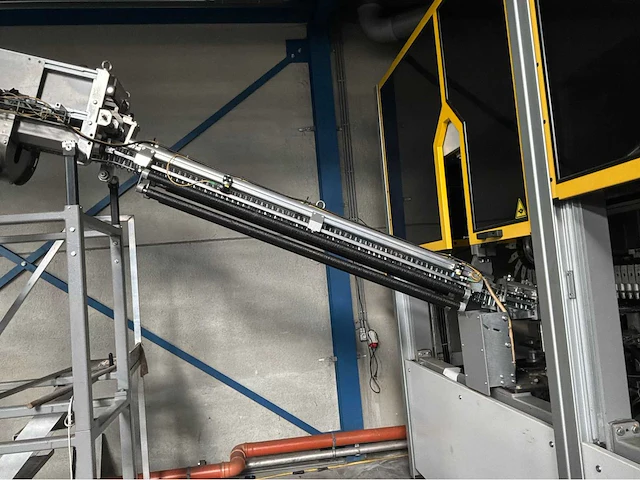 Smiform sr8 pet flessen blaasmachine - afbeelding 17 van  25