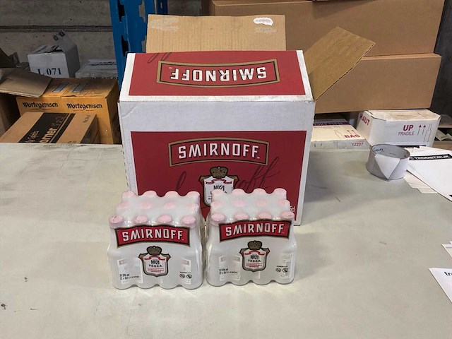 Smirnoff red 12x5 cl vodka (1200x) - afbeelding 1 van  3