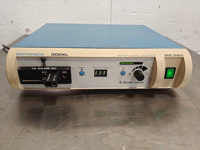 Smith & nephew - dyonics 300 xl - xenon light source - afbeelding 3 van  10