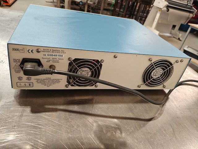 Smith & nephew - dyonics 300 xl - xenon light source - afbeelding 10 van  10