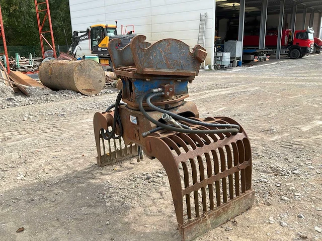 Smp hydraulische grijphaak met openwerk schalen grondverzetbak - afbeelding 5 van  8