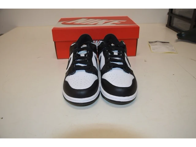 Sneaker nike dunk low retro white black (gs) maat 40 nieuw in doos (2) - afbeelding 1 van  10