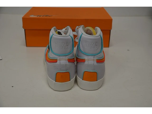 Sneakers nike blazer mid infinite white kumquat maat 45 nieuw in doos (2) - afbeelding 4 van  9