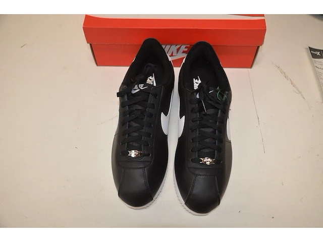 Sneakers nike cortez basic black white maat 45,5 nieuw in doos (2) - afbeelding 4 van  10
