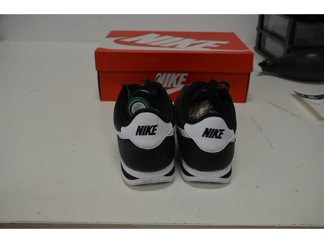 Sneakers nike cortez basic black white maat 45,5 nieuw in doos (2) - afbeelding 6 van  10
