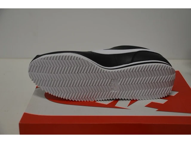 Sneakers nike cortez basic black white maat 45,5 nieuw in doos (2) - afbeelding 9 van  10
