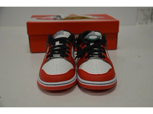 Sneakers nike dunk low emb nba 75th anniversary chicago maat 40,5 nieuw in doos (2) - afbeelding 1 van  10