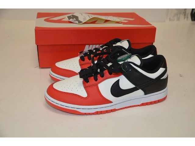 Sneakers nike dunk low emb nba 75th anniversary chicago maat 40,5 nieuw in doos (2) - afbeelding 5 van  10