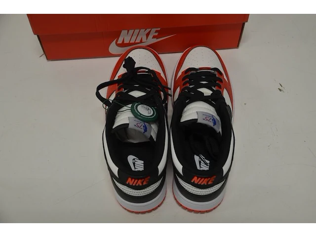 Sneakers nike dunk low emb nba 75th anniversary chicago maat 40,5 nieuw in doos (2) - afbeelding 7 van  10