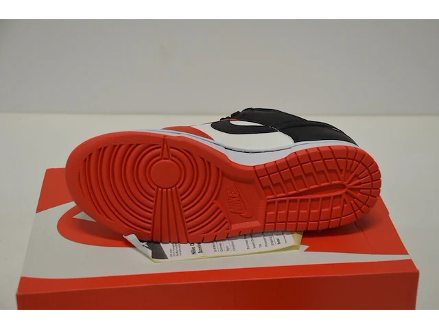 Sneakers nike dunk low emb nba 75th anniversary chicago maat 40,5 nieuw in doos (2) - afbeelding 9 van  10