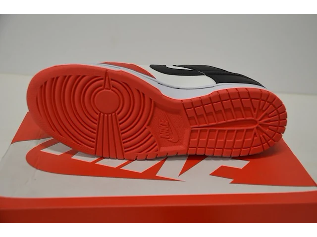 Sneakers nike dunk low emb nba 75th anniversary chicago maat 42,5 nieuw in doos (2) - afbeelding 9 van  10