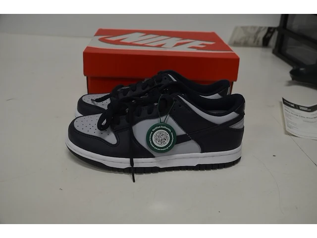 Sneakers nike dunk low georgetown (gs) maat 36,5 nieuw in doos (2) - afbeelding 5 van  10