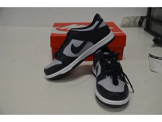 Sneakers nike dunk low georgetown (gs) maat 36,5 nieuw in doos (2) - afbeelding 8 van  10