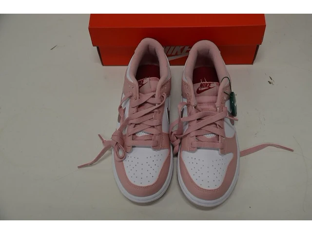 Sneakers nike dunk low pink velvet (gs) maat 37,5 nieuw in doos (2) - afbeelding 4 van  10