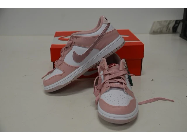 Sneakers nike dunk low pink velvet (gs) maat 37,5 nieuw in doos (2) - afbeelding 8 van  10