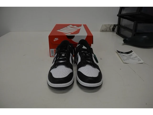 Sneakers nike dunk low retro white black (gs) maat 39 nieuw in doos (2) - afbeelding 1 van  10