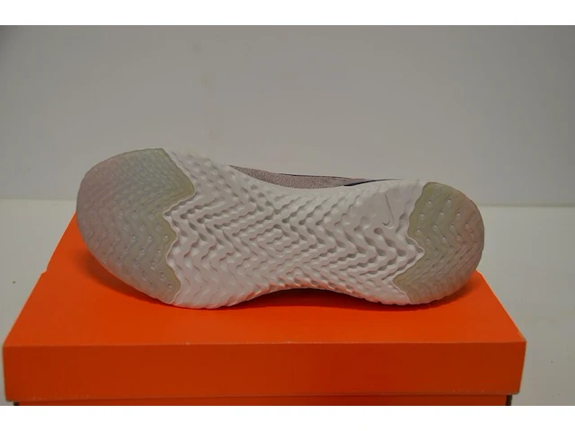 Sneakers nike epic react flyknit diffused taupe/blue void maat 46 nieuw in doos (2) - afbeelding 6 van  9