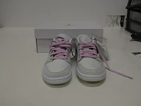 Sneakers nike jordan 1 low se barely green maat 37,5 nieuw in doos (2)
