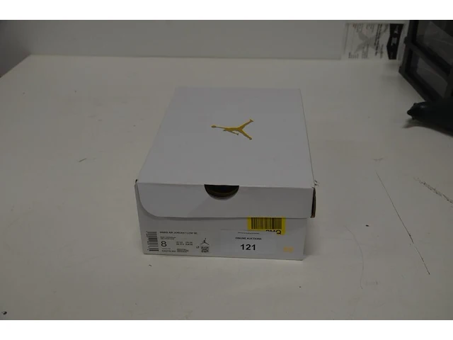 Sneakers nike jordan 1 low se barely green maat 37,5 nieuw in doos (2) - afbeelding 9 van  9