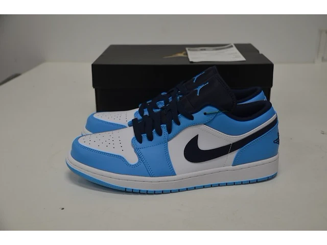 Sneakers nike jordan 1 low unc (2021) maat 42 nieuw in doos (2) - afbeelding 5 van  10