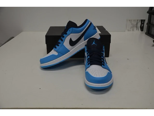 Sneakers nike jordan 1 low unc (2021) maat 42 nieuw in doos (2) - afbeelding 8 van  10