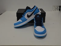 Sneakers nike jordan 1 low unc (2021) maat 42 nieuw in doos (2) - afbeelding 8 van  10