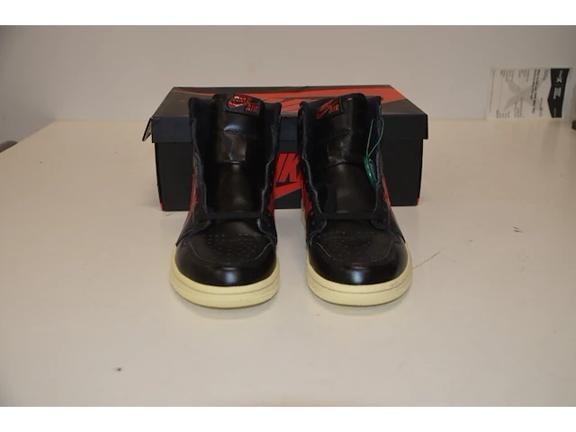 Sneakers nike jordan 1 retro high og defiant couture maat 40 nieuw in doos (2) - afbeelding 1 van  9