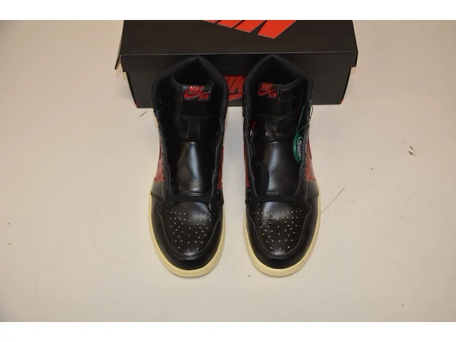Sneakers nike jordan 1 retro high og defiant couture maat 40 nieuw in doos (2) - afbeelding 2 van  9