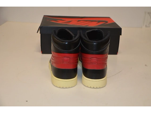 Sneakers nike jordan 1 retro high og defiant couture maat 40 nieuw in doos (2) - afbeelding 4 van  9