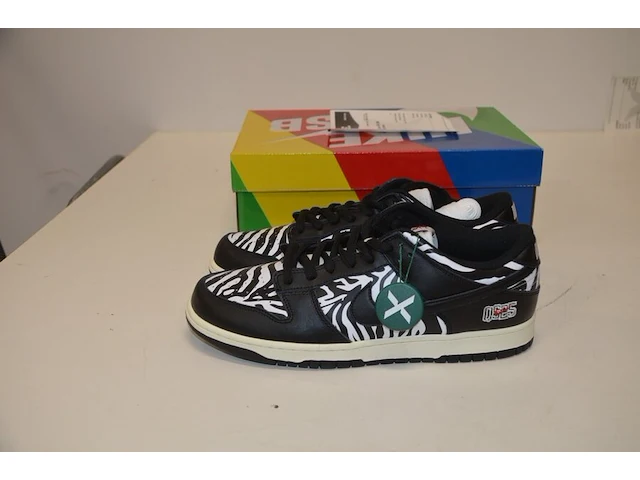 Sneakers nike sb dunk low og qs quartersnacks zebra maat 45 nieuw in doos (2) - afbeelding 5 van  10