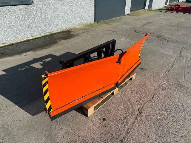 Sneeuw-/modderschuif 2025 nieuw - afbeelding 1 van  1