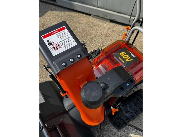 Sneeuwfrees accu 60volt met 2 accu en lader - afbeelding 3 van  5