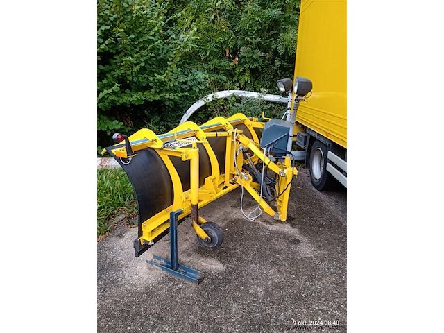 Sneeuwploeg - afbeelding 1 van  4