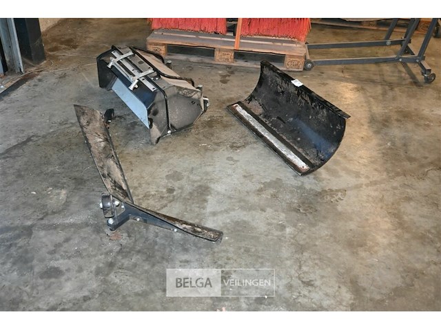 Sneeuwschuif + opvangbak - afbeelding 1 van  5