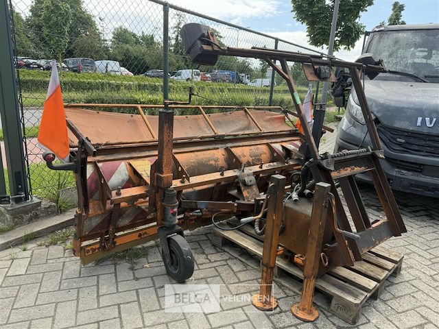 Sneeuwschuif vandaele – brand-, rook- en/of waterschade - afbeelding 1 van  10