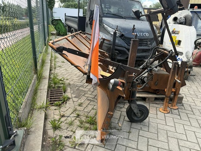 Sneeuwschuif vandaele – brand-, rook- en/of waterschade - afbeelding 3 van  10