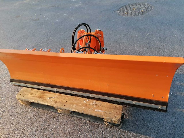 Sneeuwschuiver voor minitractor - afbeelding 1 van  9